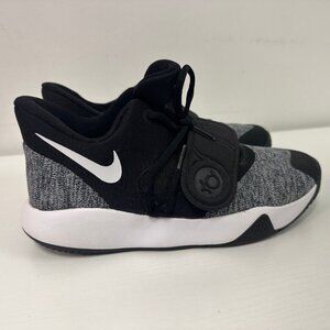 Nike Youth 7 Trey 5 VI Sneakers